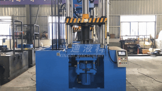 興迪拉伸機(jī)裝配調(diào)試現(xiàn)場(chǎng)